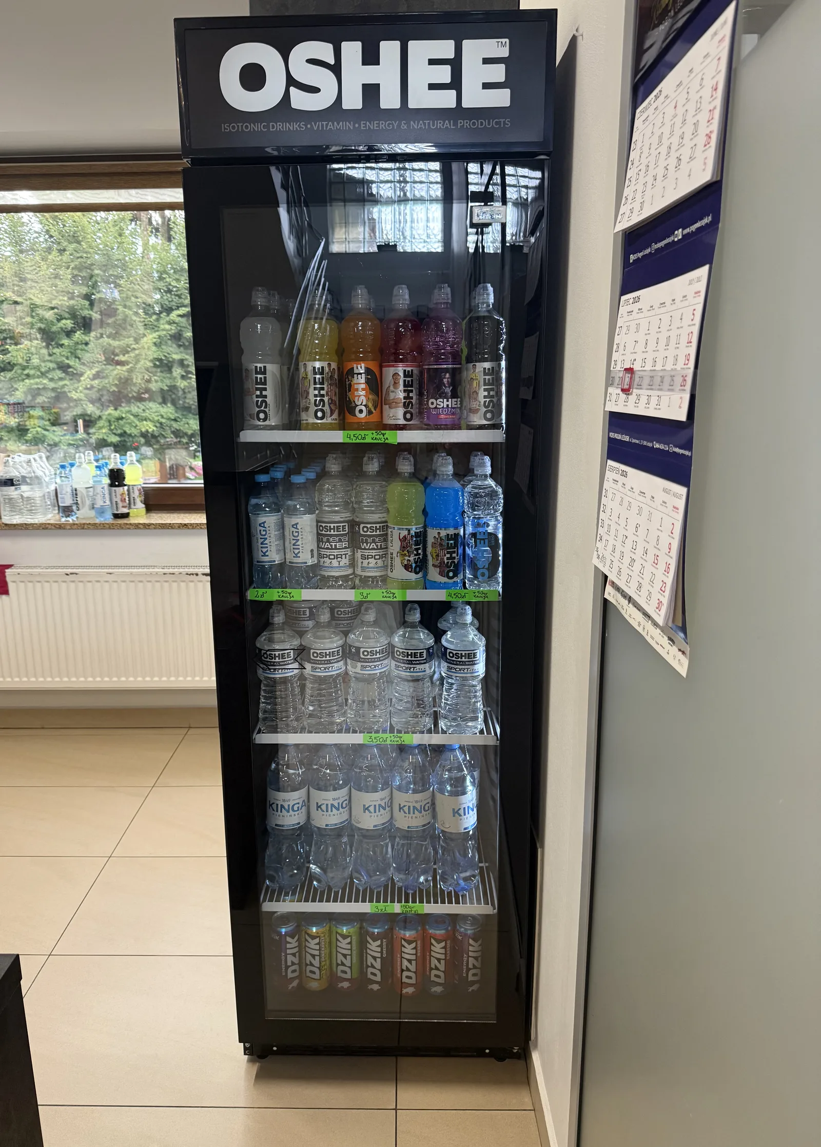 Lodówka z napojami w Fit Club